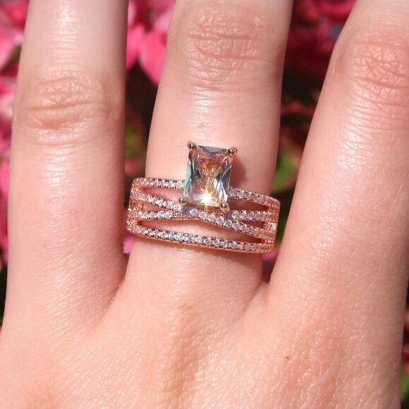 Jewelry - Stunning rose gold and cubic zirconia ring size 8, new without tags! Comes w/box